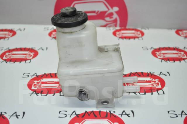 Бачок для тормозной жидкости Toyota Harrier ACU10, ACU15, MCU10, MCU15 ...