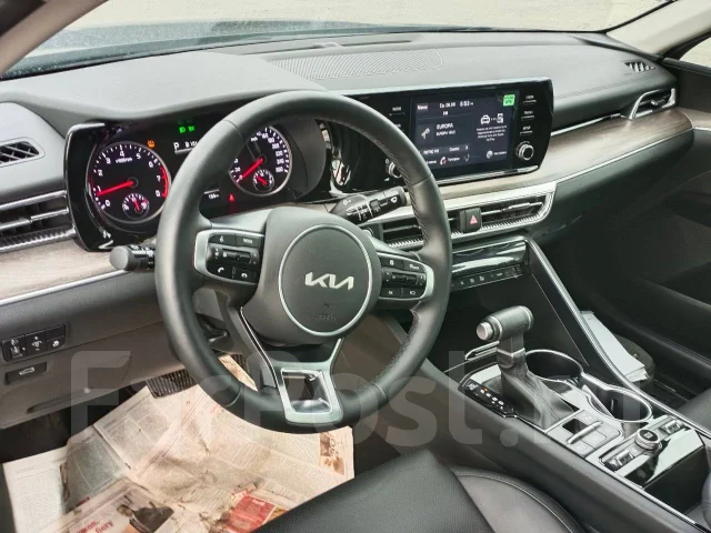 Kia K5. 256554255, 244854 ����