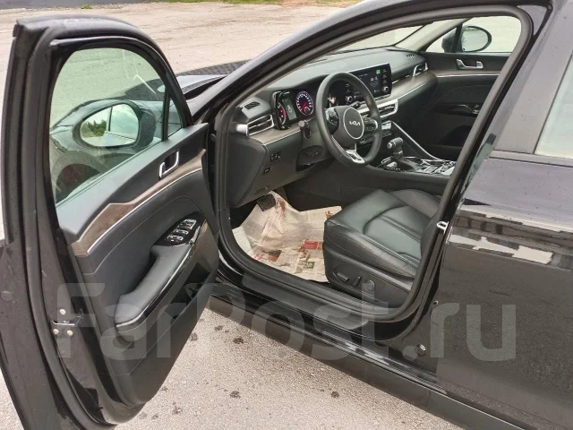 Kia K5. 256554255, 244854 ����