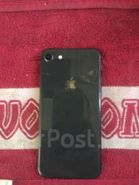 Apple iPhone 8. �/�, 64 ��, 4G LTE, NFC ����