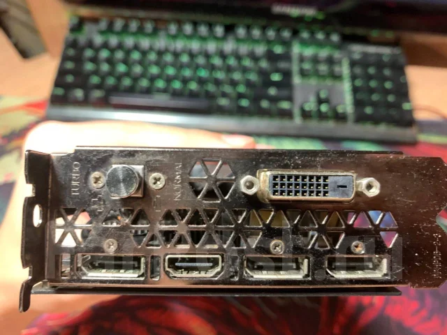 GeForce GTX 1070 ����