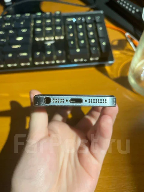 Apple iPhone 5. �/�, 16 ��, ������, 4G LTE ����