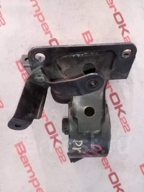 ������� ��������� Nissan 112204U700 ����