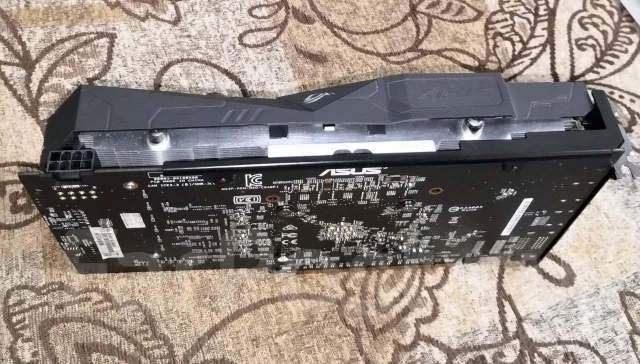 Radeon RX 570 ����