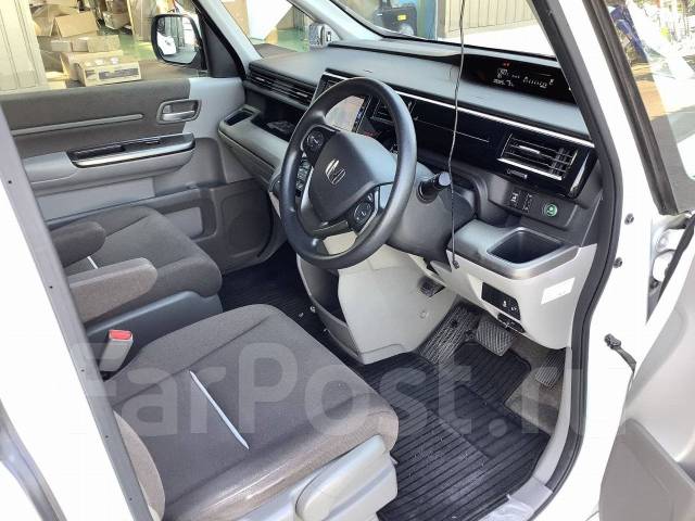 Honda Stepwgn, 2015, RP1, L15B во Владивостоке