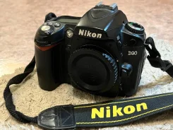 Nikon D90 Body ����