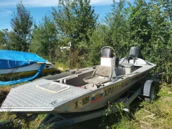 Tracker. 1996 ���, ����� 4,8��., ��������� ���������, 50��.�., ������ ����
