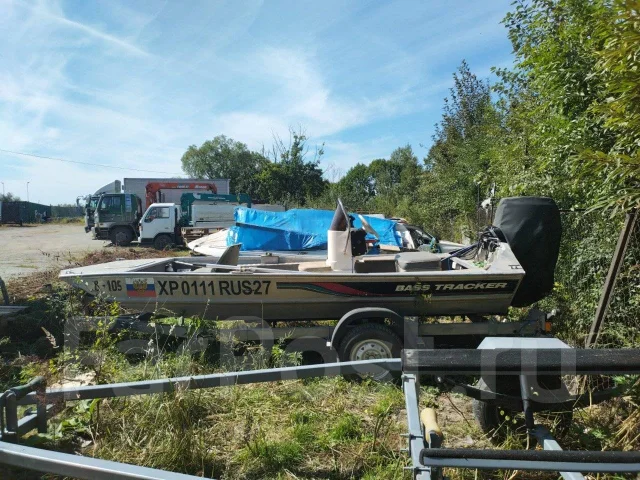 Tracker. 1996 ���, ����� 4,8��., ��������� ���������, 50��.�., ������ ����