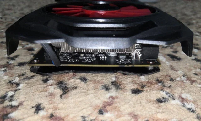 Radeon RX 580 ����