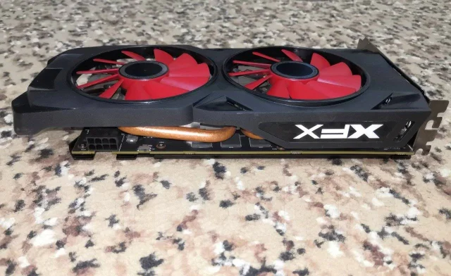 Radeon RX 580 ����