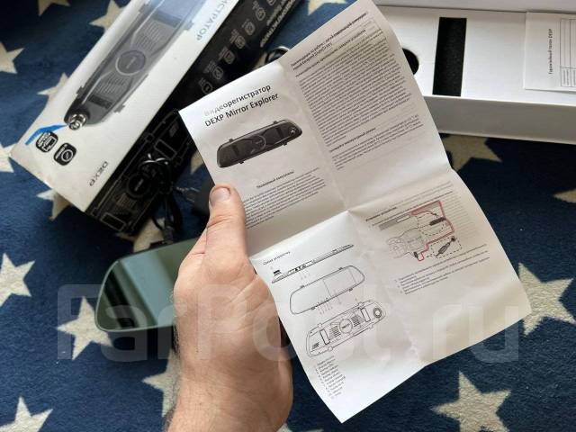 Видеорегистратор DEXP Mirror Explorer 3 с экраном в зеркале, б/у, в ...