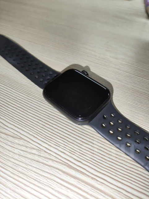 Apple Watch SE Nike. GPS ����