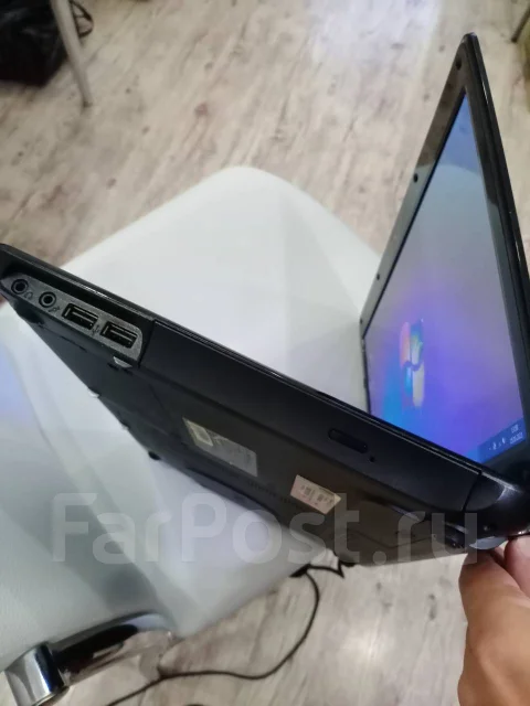 DNS. 14", 2,1����, ��� 8 ��, ���� 240���, WiFi: 1, Bluetooth: 1, ����������� �� 1��. ����
