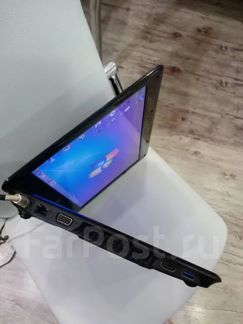 DNS. 14", 2,1����, ��� 8 ��, ���� 240���, WiFi: 1, Bluetooth: 1, ����������� �� 1��. ����