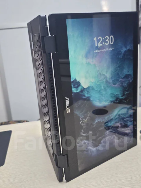 Asus ExpertBook B3 Flip. 14", 4,7����, ��� 16 ��, ���� 516���, WiFi: 1, Bluetooth: 1, ����������� �� 6��. ����