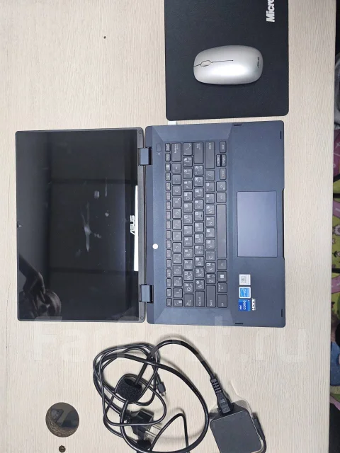 Asus ExpertBook B3 Flip. 14", 4,7����, ��� 16 ��, ���� 516���, WiFi: 1, Bluetooth: 1, ����������� �� 6��. ����