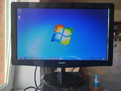 Philips. 19", ���������� �� (LCD, LED, QLED) ����