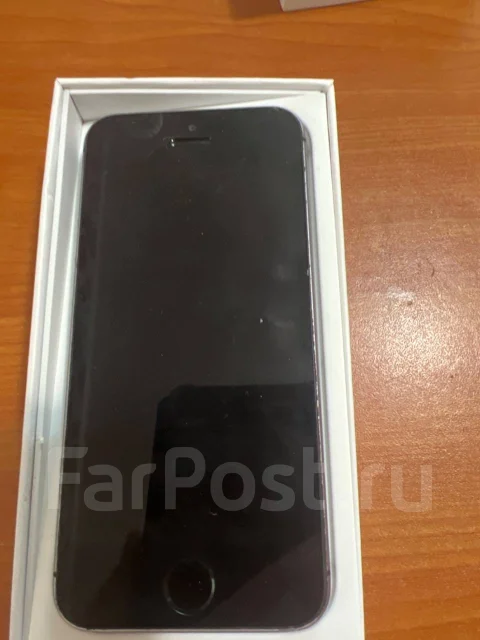 Apple iPhone SE. �/�, 32 ��, �����������, 4G LTE ����