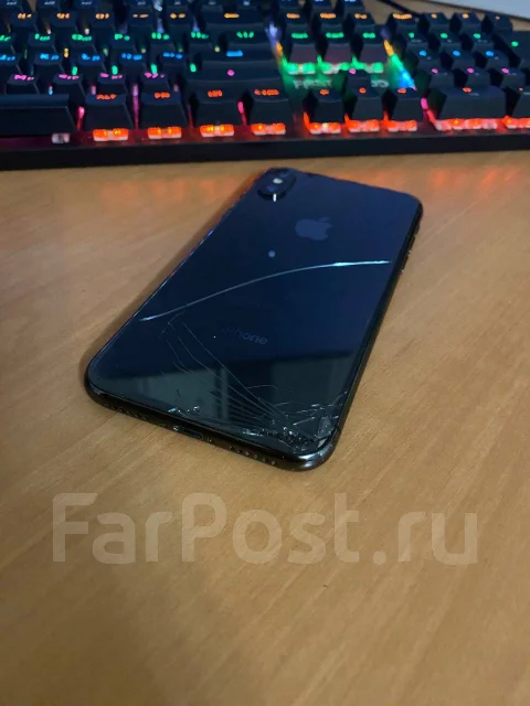 Apple iPhone X. �/�, 64 ��, ������, 4G LTE ����
