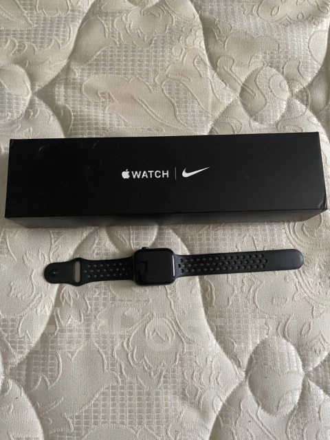 Apple Watch Series 5 Nike+ ����