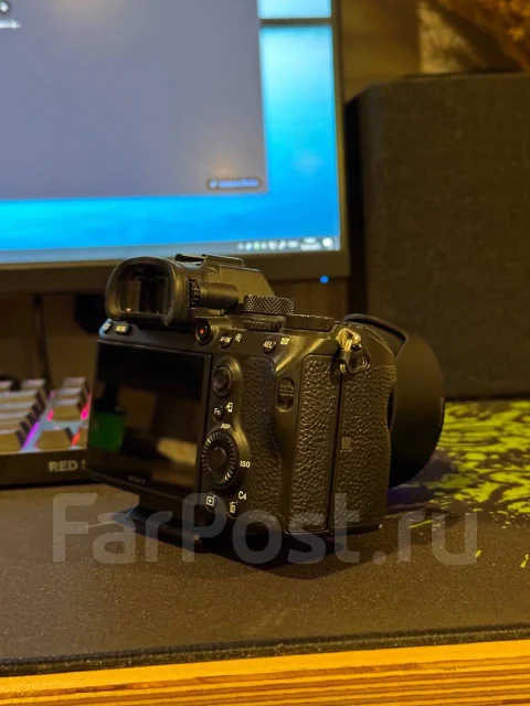 Sony Alpha ILCE-7 III Kit ����
