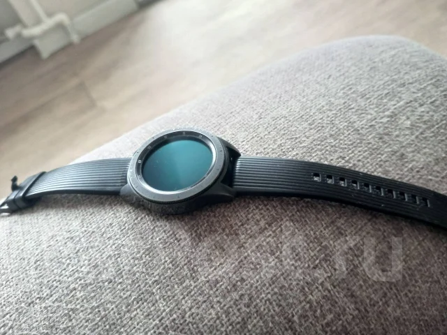 Samsung Galaxy Watch. GPS, NFC, IP68 ����