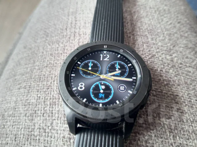 Samsung Galaxy Watch. GPS, NFC, IP68 ����