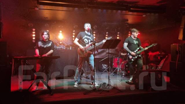 Ищем гитариста в музыкальную группу во Владивостоке