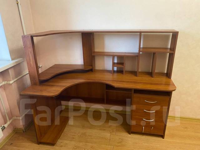 Продам письменный стол, коричневый, б/у, в наличии. Цена: 1 500₽ в ...