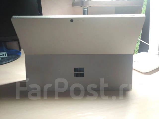 Microsoft Surface Pro 4 i7. 12.3 ������, ������ 1 �� ����