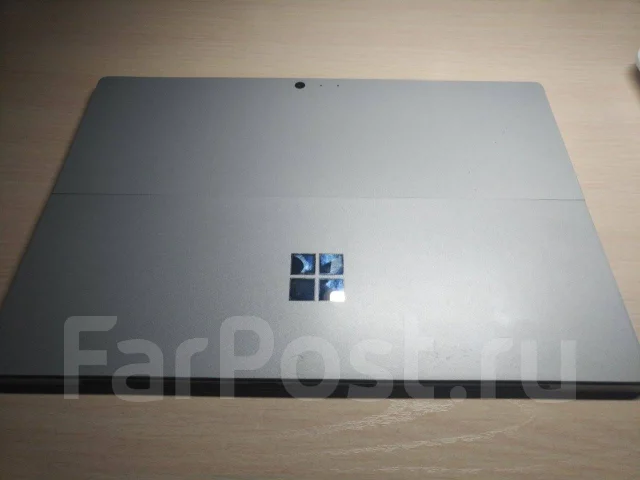 Microsoft Surface Pro 4 i7. 12.3 ������, ������ 1 �� ����