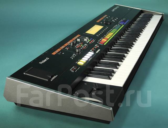 Синтезатор Roland Jupiter 50, б/у, в наличии. Цена: 75 000₽ во Владивостоке