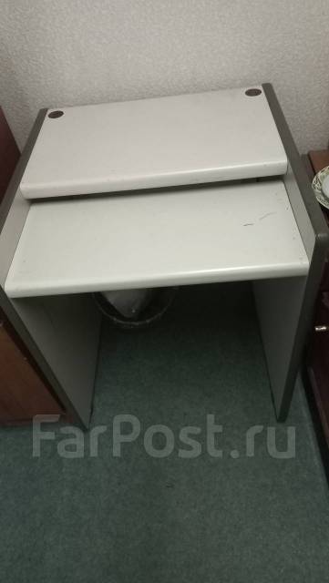 Продам компьютерный стол, б/у, в наличии. Цена: 1 000₽ в Находке