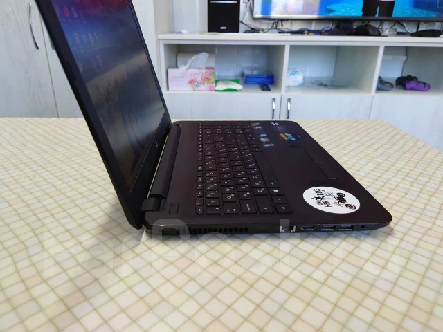 HP 15. 15.6", 2,6����, ��� 8 ��, ���� 500���, WiFi: 1, Bluetooth: 1, ����������� �� 4��. ����