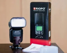 ������� Triopo Speedlite TR-988 ��� �������� Canon � Nikon . ����