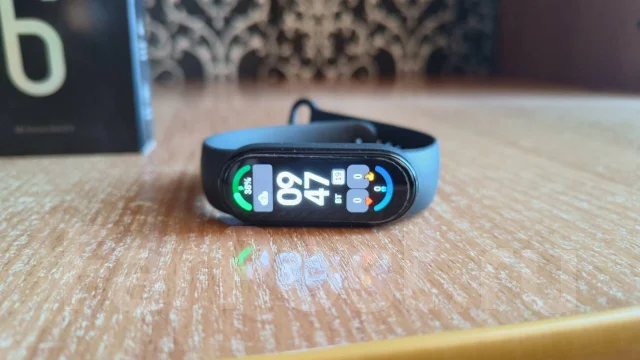 Xiaomi Mi Band 6 ����