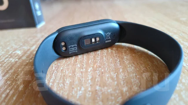 Xiaomi Mi Band 6 ����