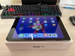 Apple iPad Air. 9.7 ������, ������ 64 �� ����