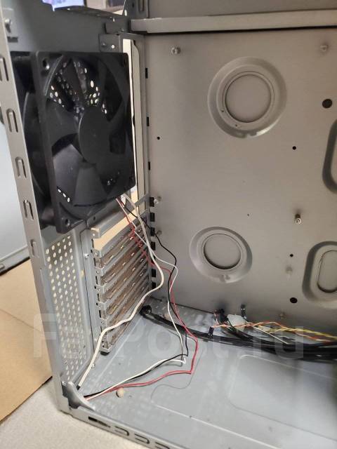 Корпус ПК ATX чёрный c картридером, б/у, в наличии. Цена: 700₽ во ...