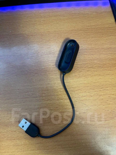 Xiaomi Mi Band 4 ����