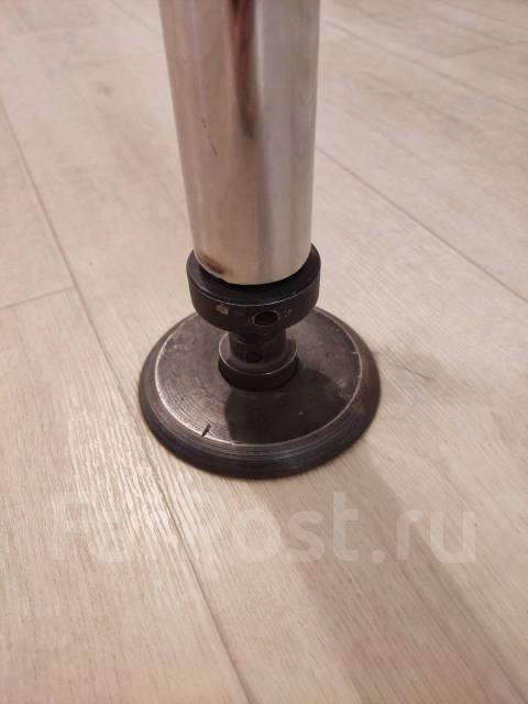 Пилон (шест) для танцев, б/у, в наличии. Цена: 9 000₽ во Владивостоке