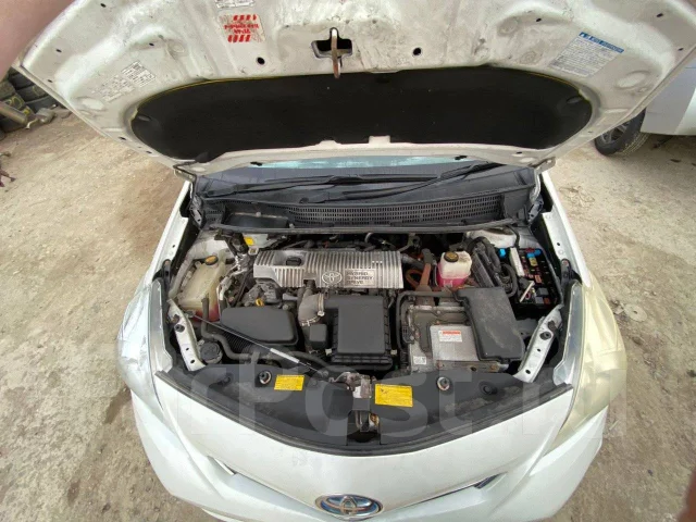 Toyota Prius a. ZVW41, 2ZRFXE ����
