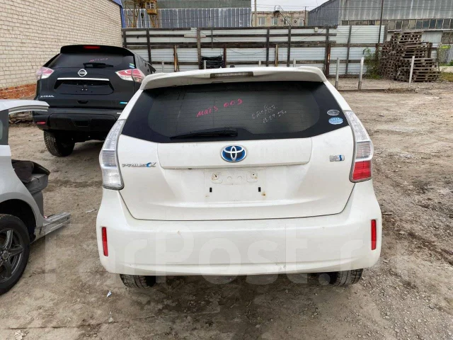 Toyota Prius a. ZVW41, 2ZRFXE ����