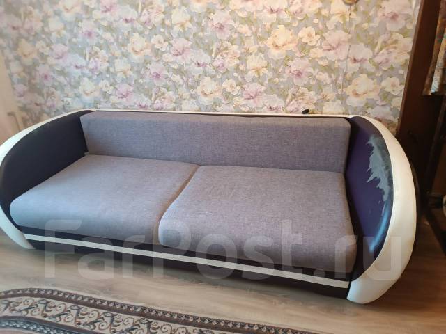 Продам диван- кровать, б/у 3.0х1.5м, за 10 тыс. руб, выкатной, ткань,  серый, 1 500,0 см, 3 000,0 см. Цена: 10 000₽ во Владивостоке