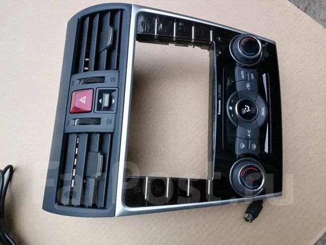 Panasonic CN-LR700D ����