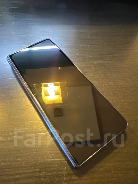 Samsung Galaxy Fold. �/�, 512 ��, ������, 3G, 4G LTE, 5G, Dual-SIM, NFC ����