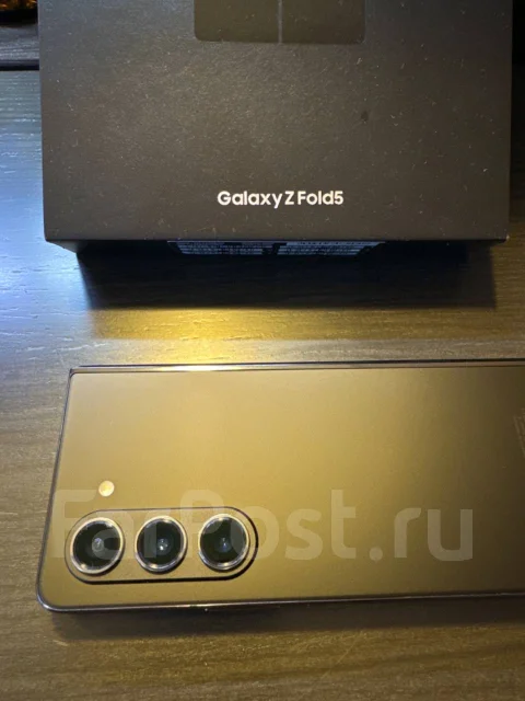 Samsung Galaxy Fold. �/�, 512 ��, ������, 3G, 4G LTE, 5G, Dual-SIM, NFC ����