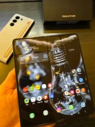 Samsung Galaxy Fold. �/�, 512 ��, ������, 3G, 4G LTE, 5G, Dual-SIM, NFC ����