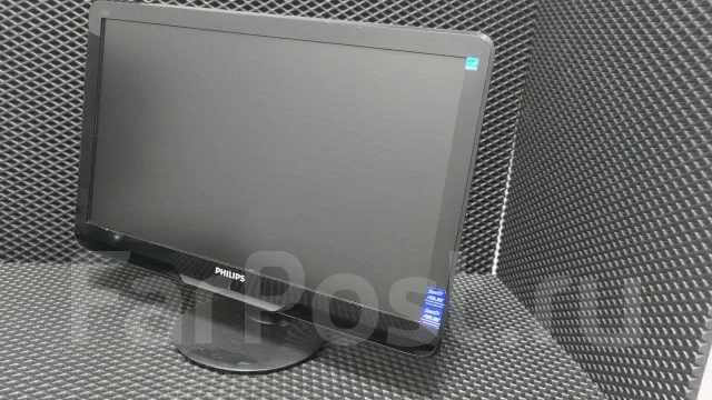 Philips. 21.5" ����