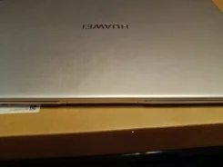 Huawei MateBook D 15 BOD-WFH9. 15.6", 2,1����, ��� 16 ��, ���� 512��� ����